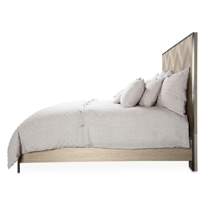 Silverlake Village California King Panel Bed in Washed Oak